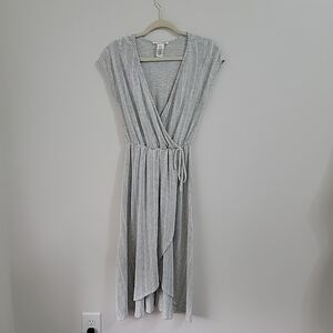 Caution To The Wind Womens Short Sleeve Gray  Pinstripe Wrap Dress siize M